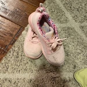 Skechers girl shoes pink used